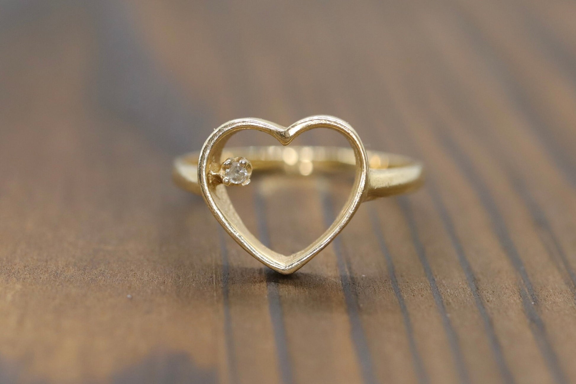 14k Open Heart and diamond ring. Dainty Heart love beat ring.