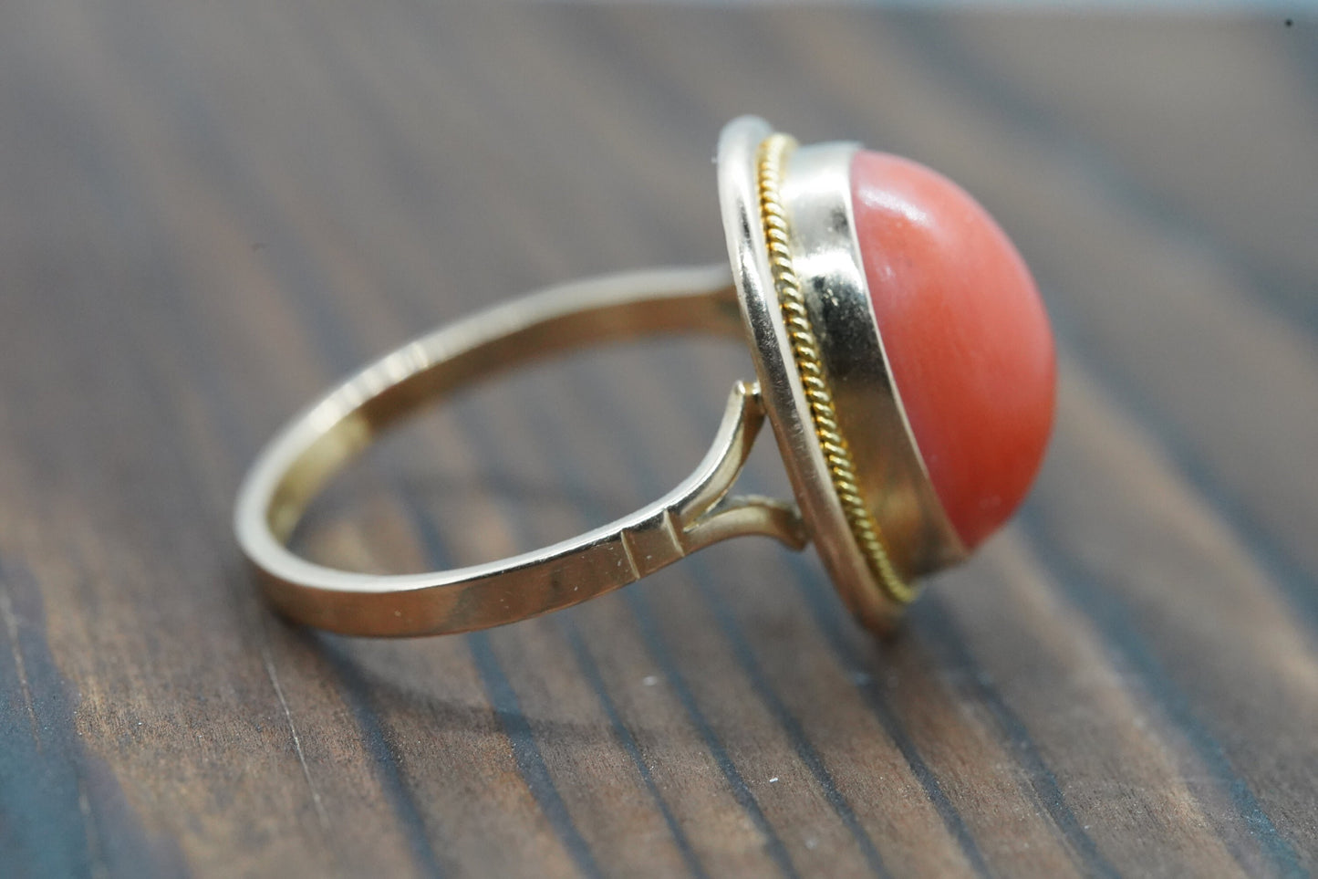 18k Large Oval Orange CORAL ring. 18k Coral Cabochon bezel set statement ring