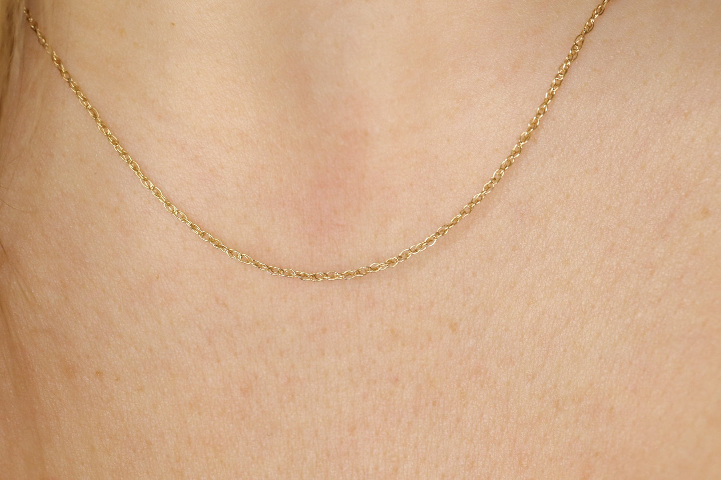 14k dainty twisted rope wheat chain necklace. 16in
