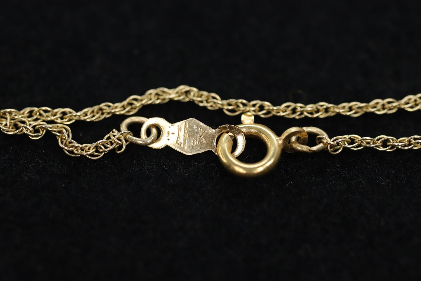 14k dainty twisted rope wheat chain necklace. 17in