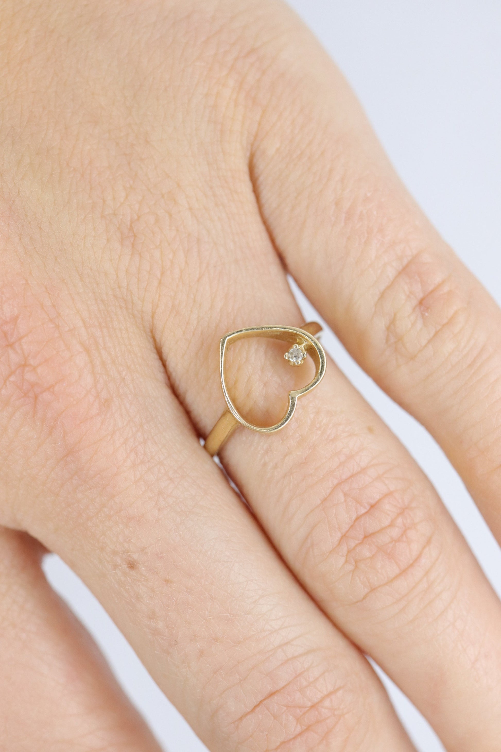 14k Open Heart and diamond ring. Dainty Heart love beat ring.