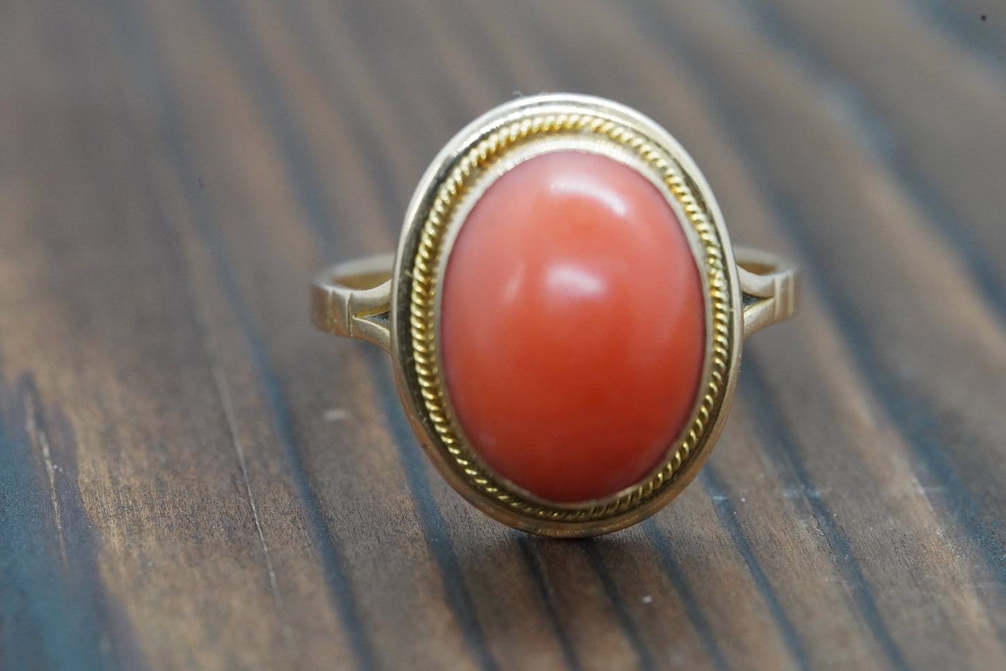 18k Large Oval Orange CORAL ring. 18k Coral Cabochon bezel set statement ring