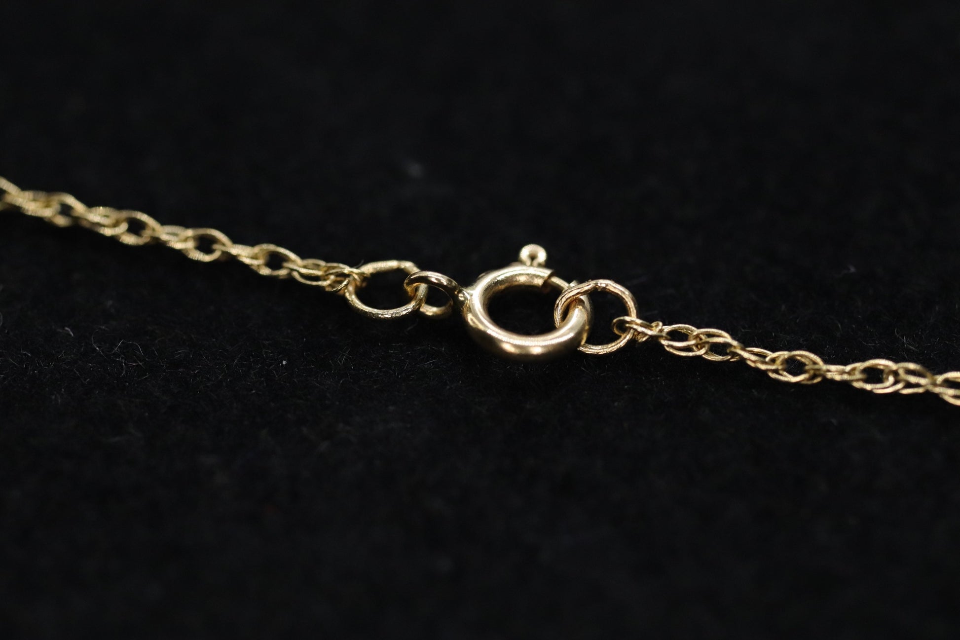 14k dainty twisted rope wheat chain necklace. 16in