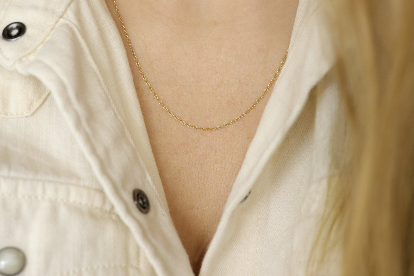 14k dainty twisted rope wheat chain necklace. 17in
