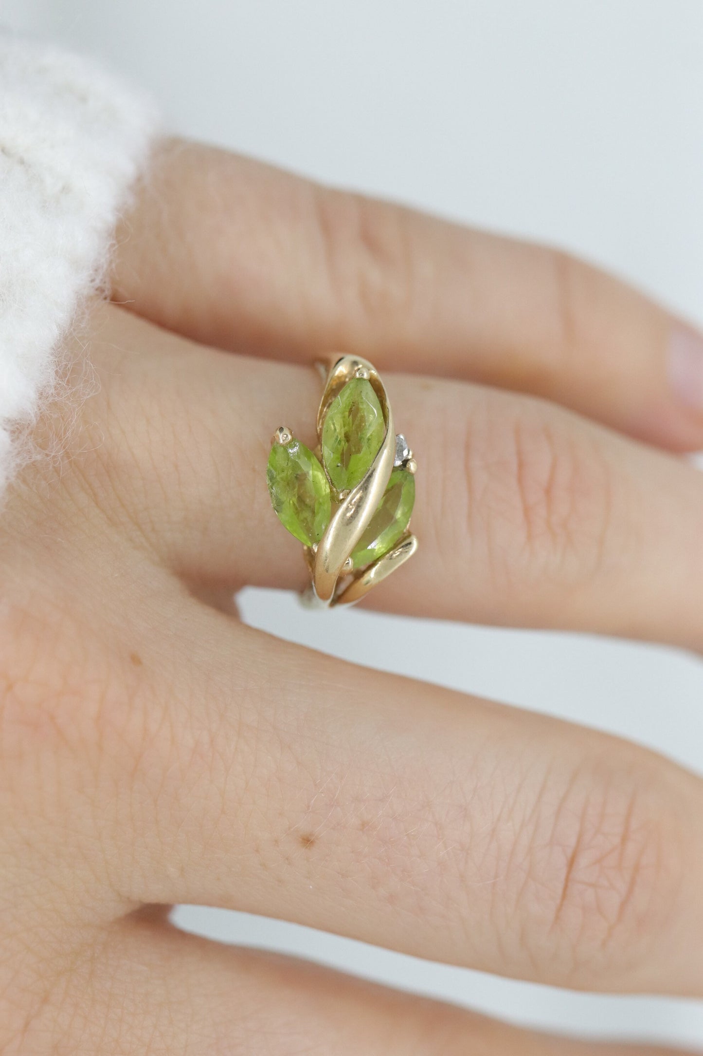 10k Peridot Marquise Leaf Motif Cluster ring. Peridot diamond ring.