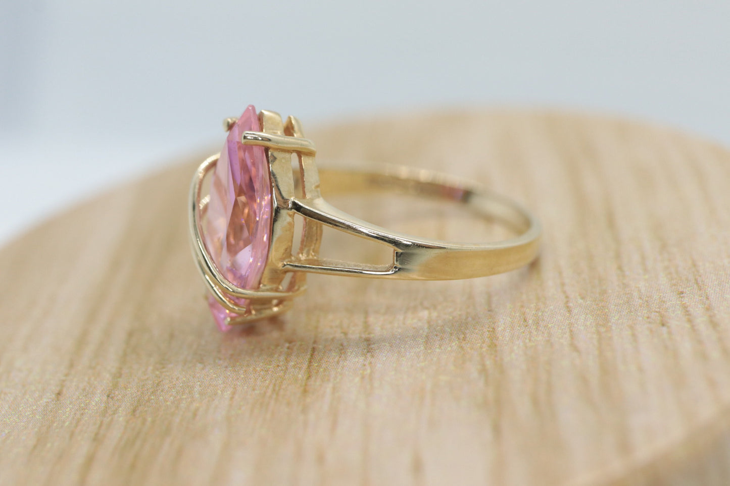 10k R Klein PINK CZ Gem ring. 10k and CZ setting kljci solitaire ring.