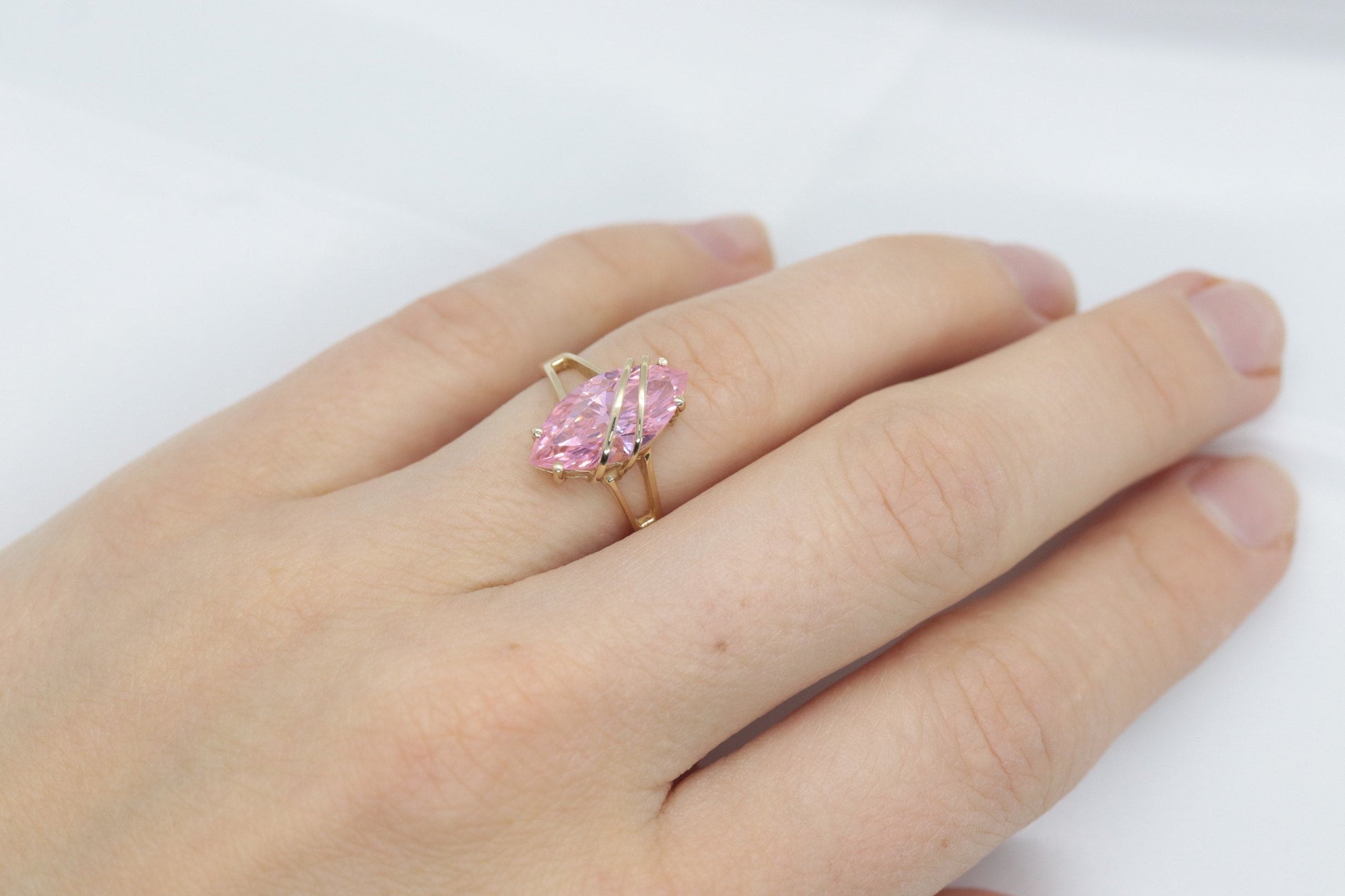 10k R Klein PINK CZ Gem ring. 10k and CZ setting kljci solitaire ring.
