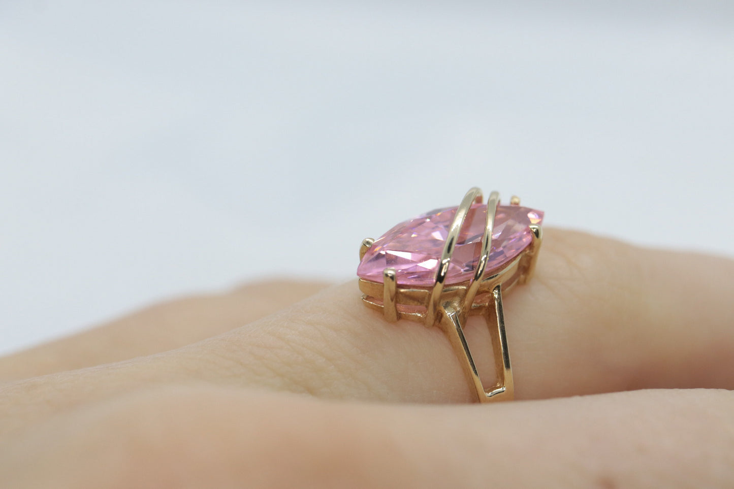 10k R Klein PINK CZ Gem ring. 10k and CZ setting kljci solitaire ring.