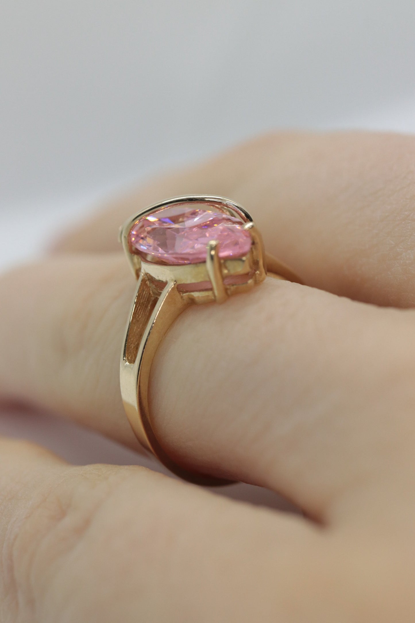 10k R Klein PINK CZ Gem ring. 10k and CZ setting kljci solitaire ring.