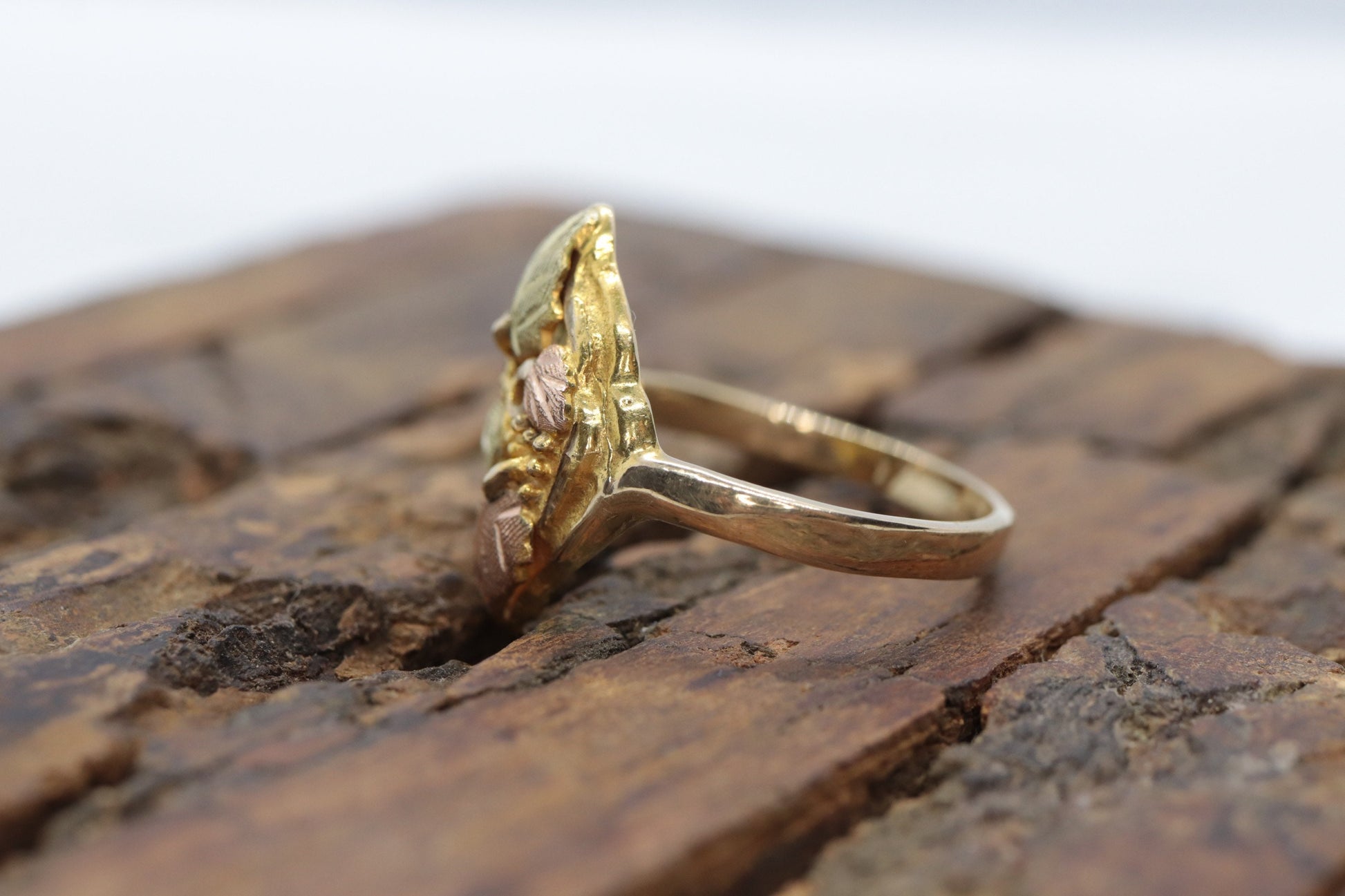 Black Hills Gold Ring. Marquise 10k Multi-Tone Black Hills Gold Statement Ring. st(73/60)