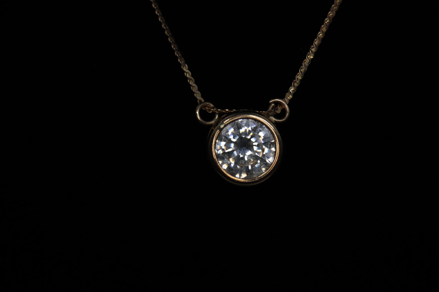 14k Solitaire Pendant Necklace. Large CZ Diamond Pendant with 16in S link necklace (56/35)