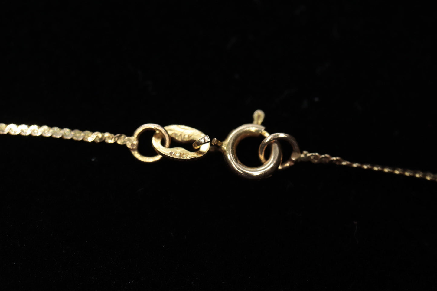 14k Solitaire Pendant Necklace. Large CZ Diamond Pendant with 16in S link necklace (56/35)