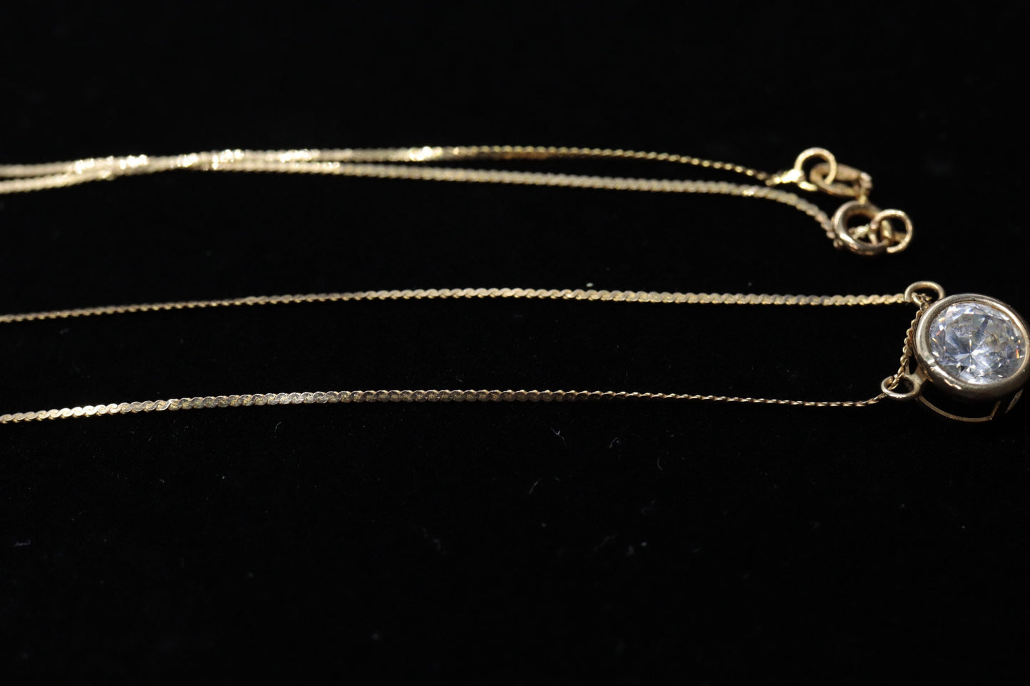 14k Solitaire Pendant Necklace. Large CZ Diamond Pendant with 16in S link necklace (56/35)