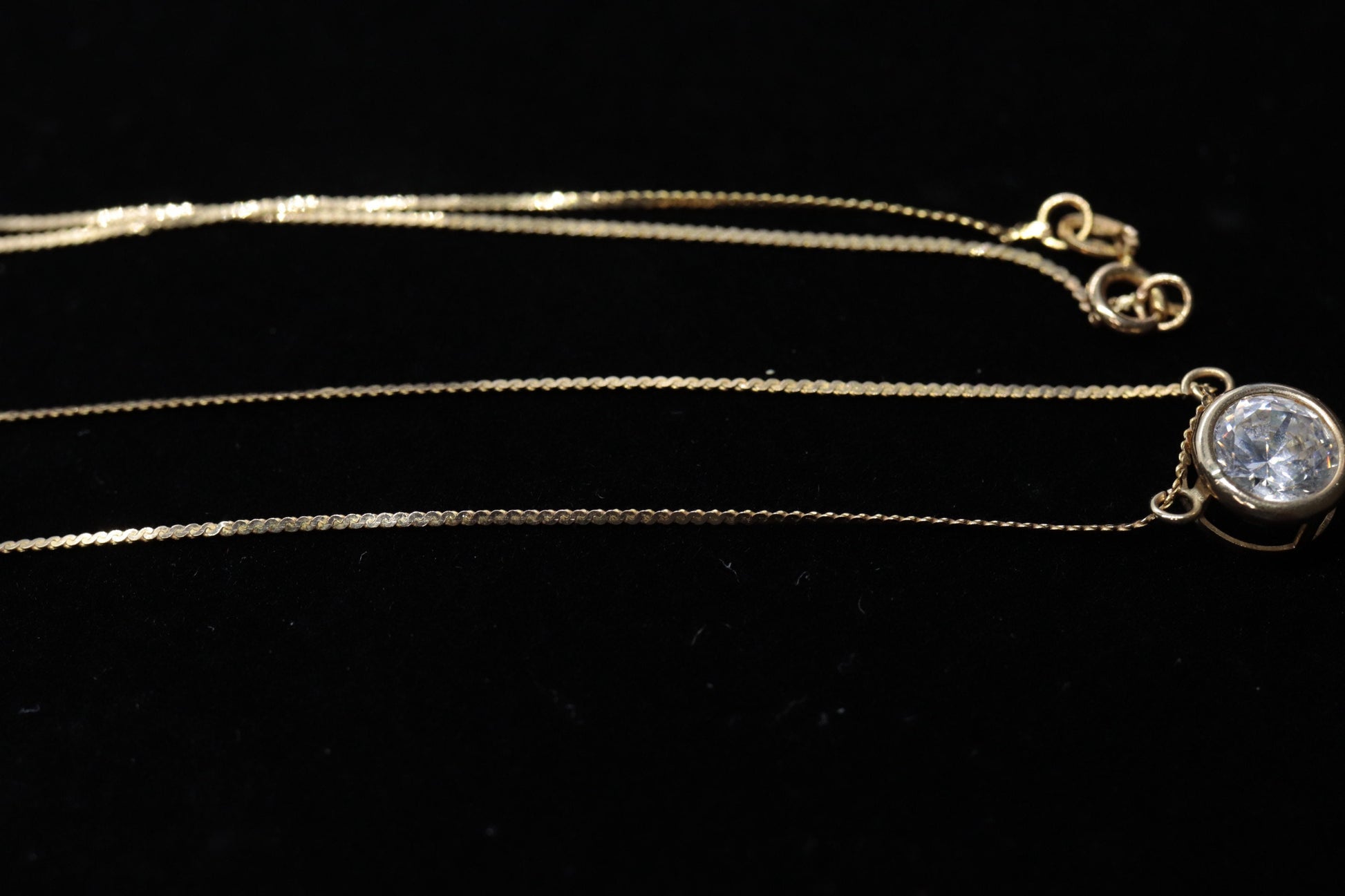 14k Solitaire Pendant  Necklace. Large CZ Diamond Pendant with 16in S link necklace (56/35)