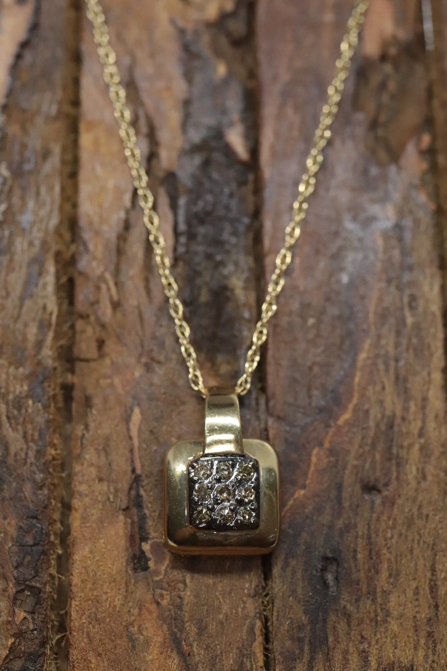 14k Diamond Pave Square Pendant and Necklace. st(74/75)
