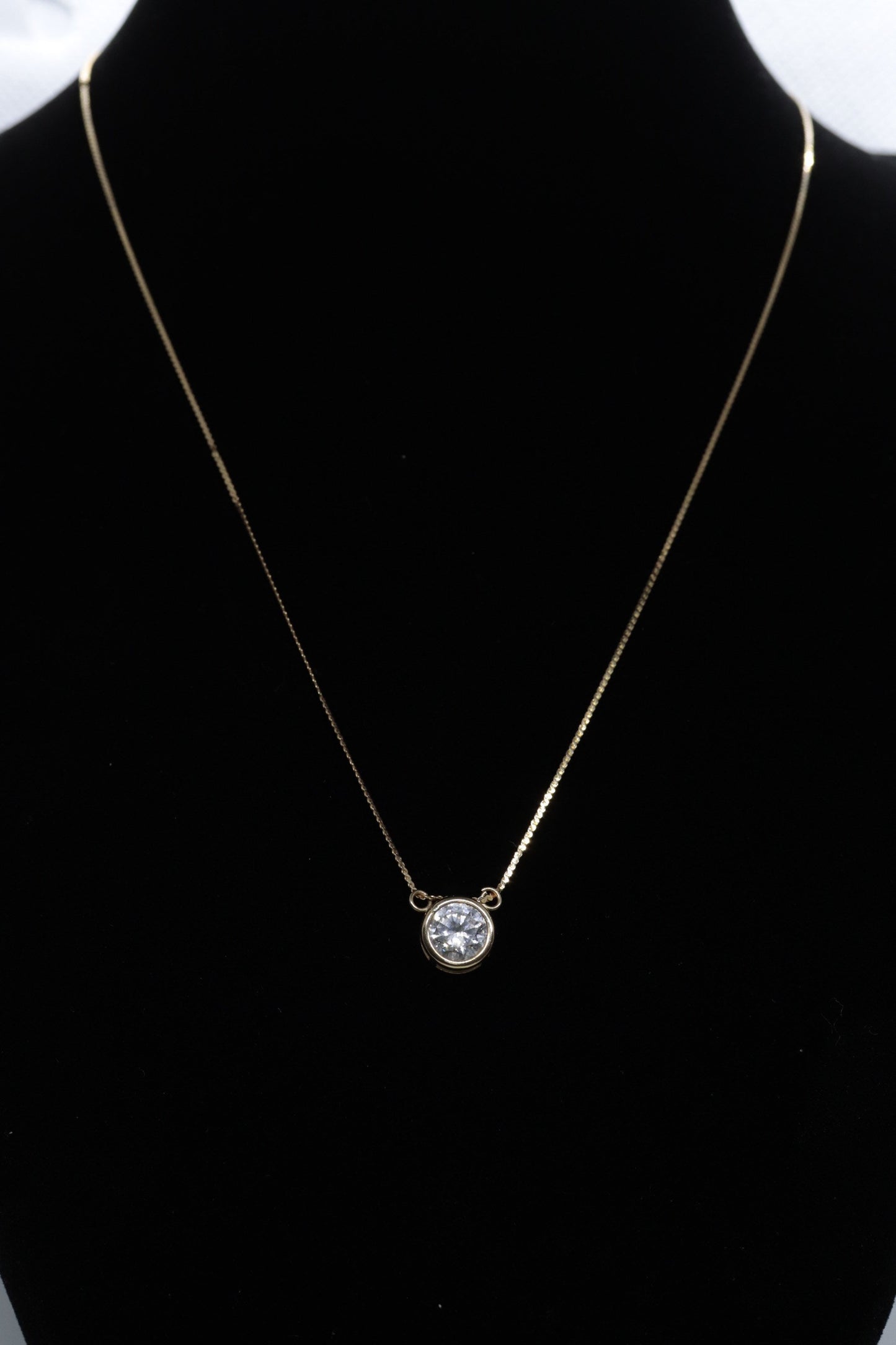 14k Solitaire Pendant Necklace. Large CZ Diamond Pendant with 16in S link necklace (56/35)