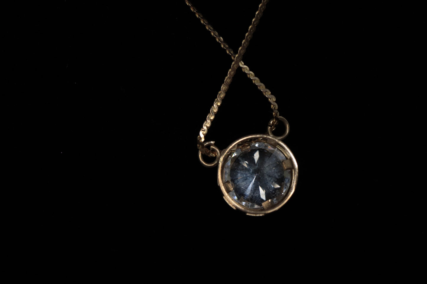 14k Solitaire Pendant Necklace. Large CZ Diamond Pendant with 16in S link necklace (56/35)