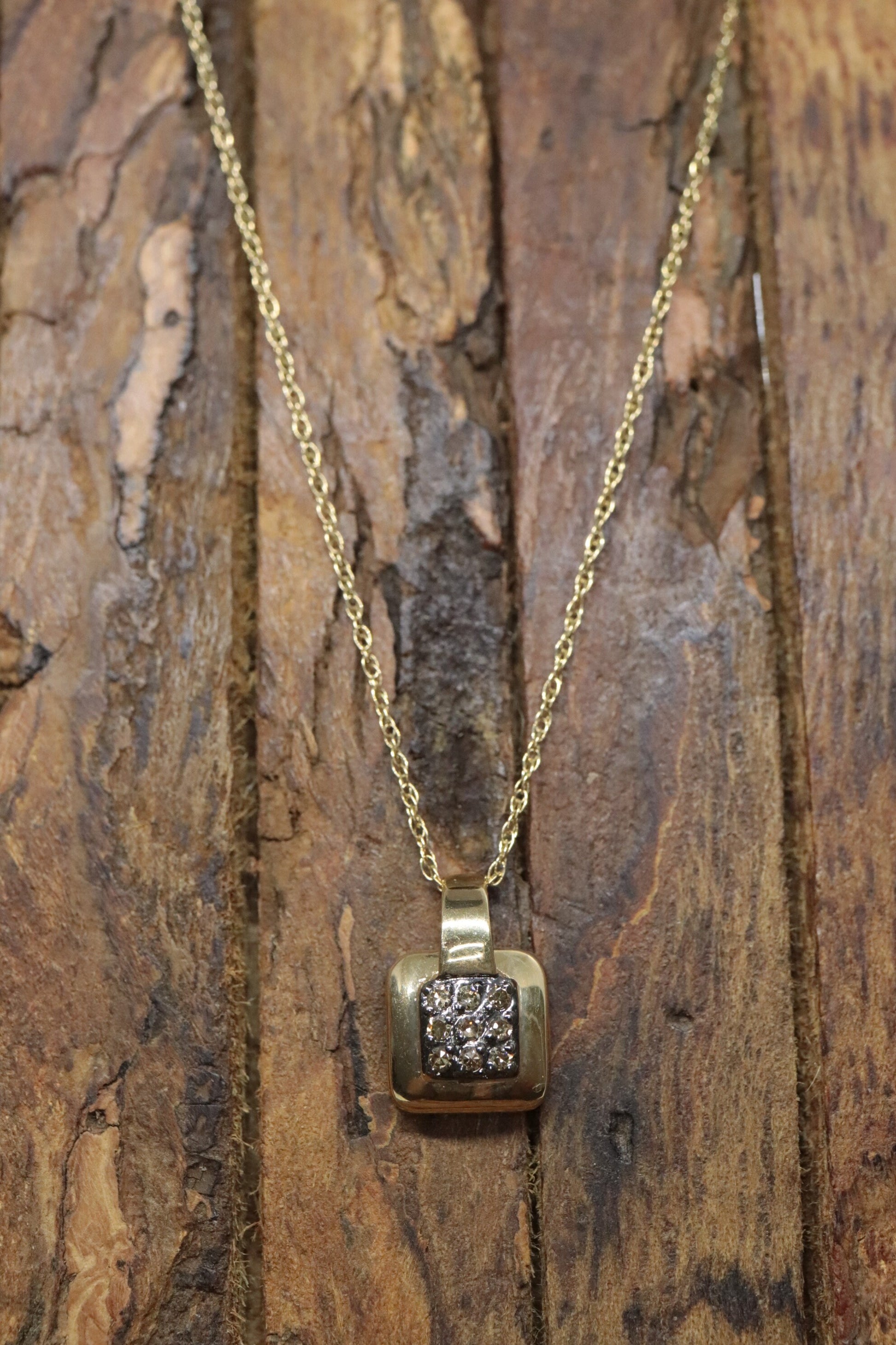 14k Diamond Pave Square Pendant and Necklace. st(74/75)