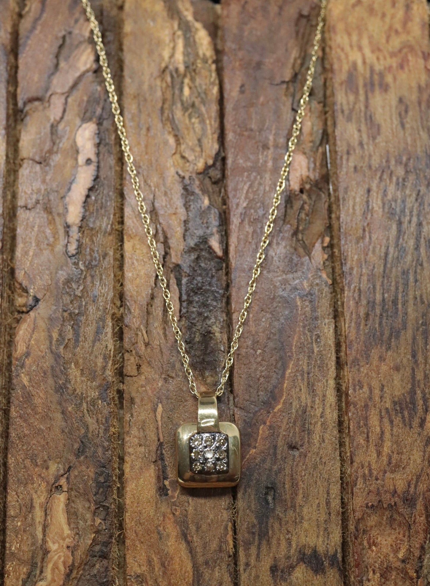 14k Diamond Pave Square Pendant and Necklace. st(74/75)