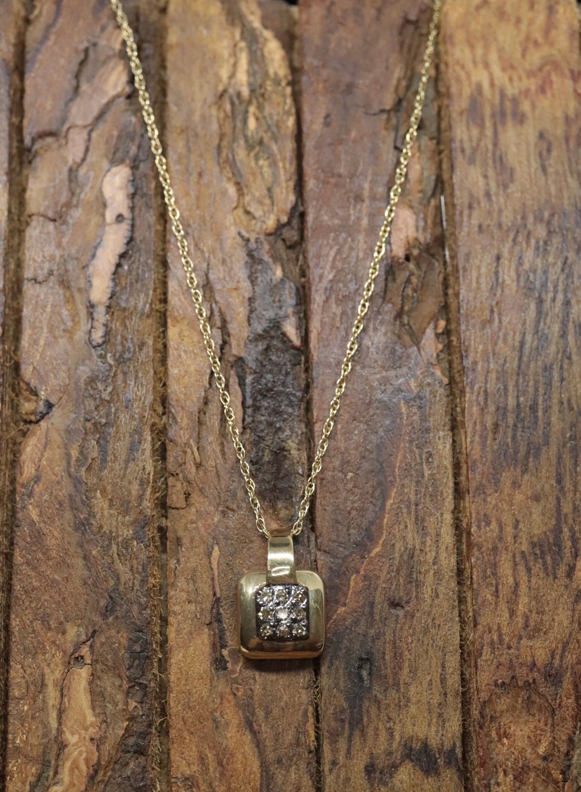 14k Diamond Pave Square Pendant and Necklace. st(74/75)