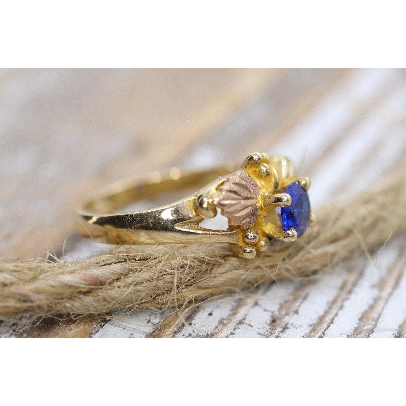 Black Hills Gold Ring beautiful Blue SAPPHIRE. 10k Multi-Tone Black Hills Gold