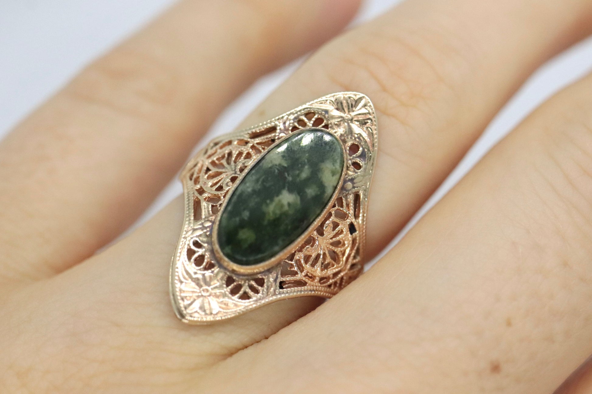 10k Open Flowers Shield and Green Moss Agate ring. Skinny Dainty 10k PSCo Stamped ring. st97/75