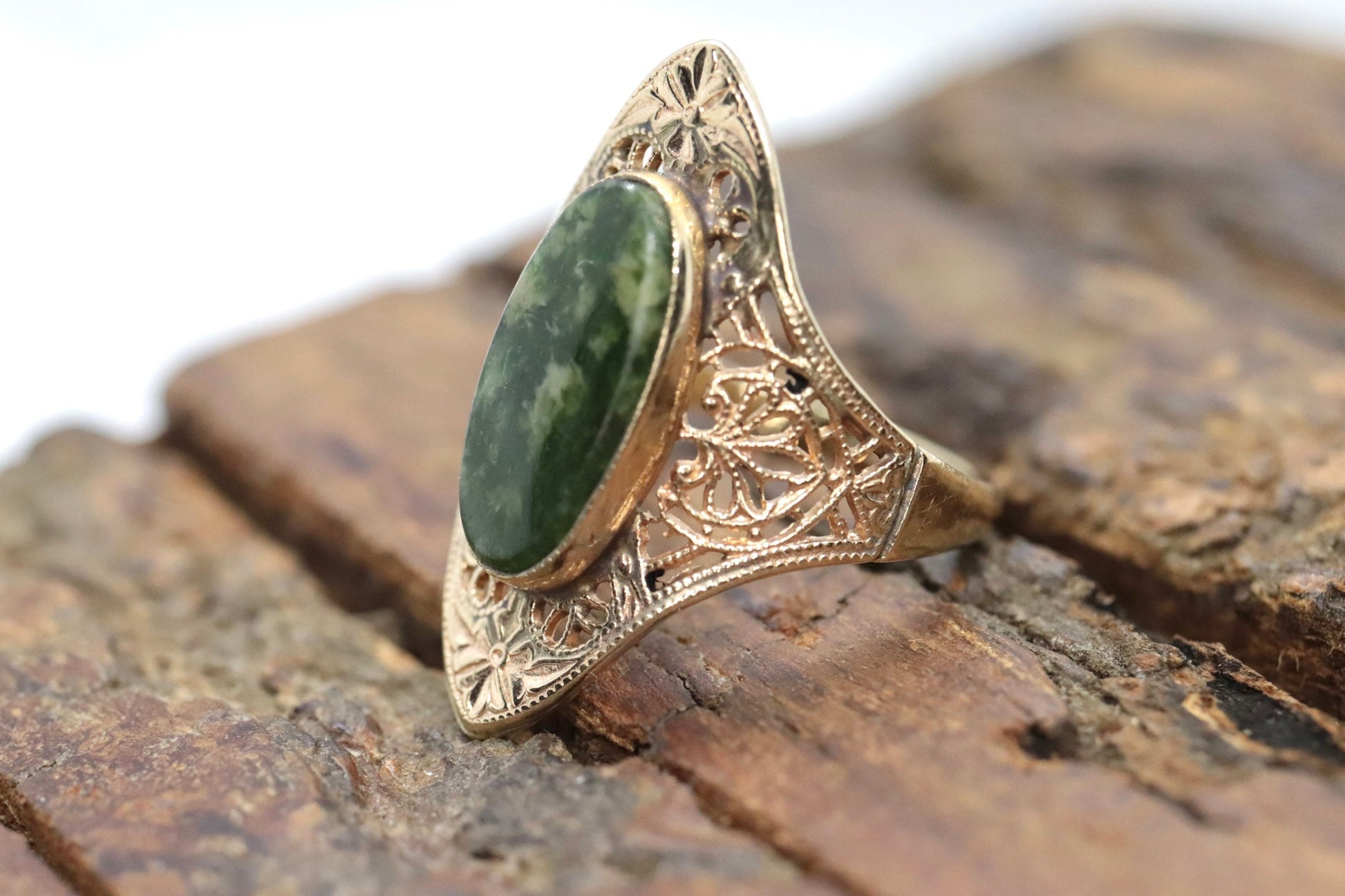 10k Open Flowers Shield and Green Moss Agate ring. Skinny Dainty 10k PSCo Stamped ring. st97/75