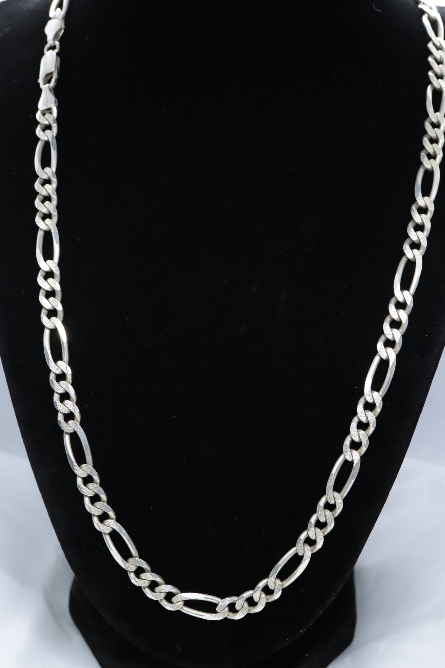 Vintage Heavy Sterling Silver 925 Figaro Chain Necklace 6.5mm and 22in length 33grams st(48/86)