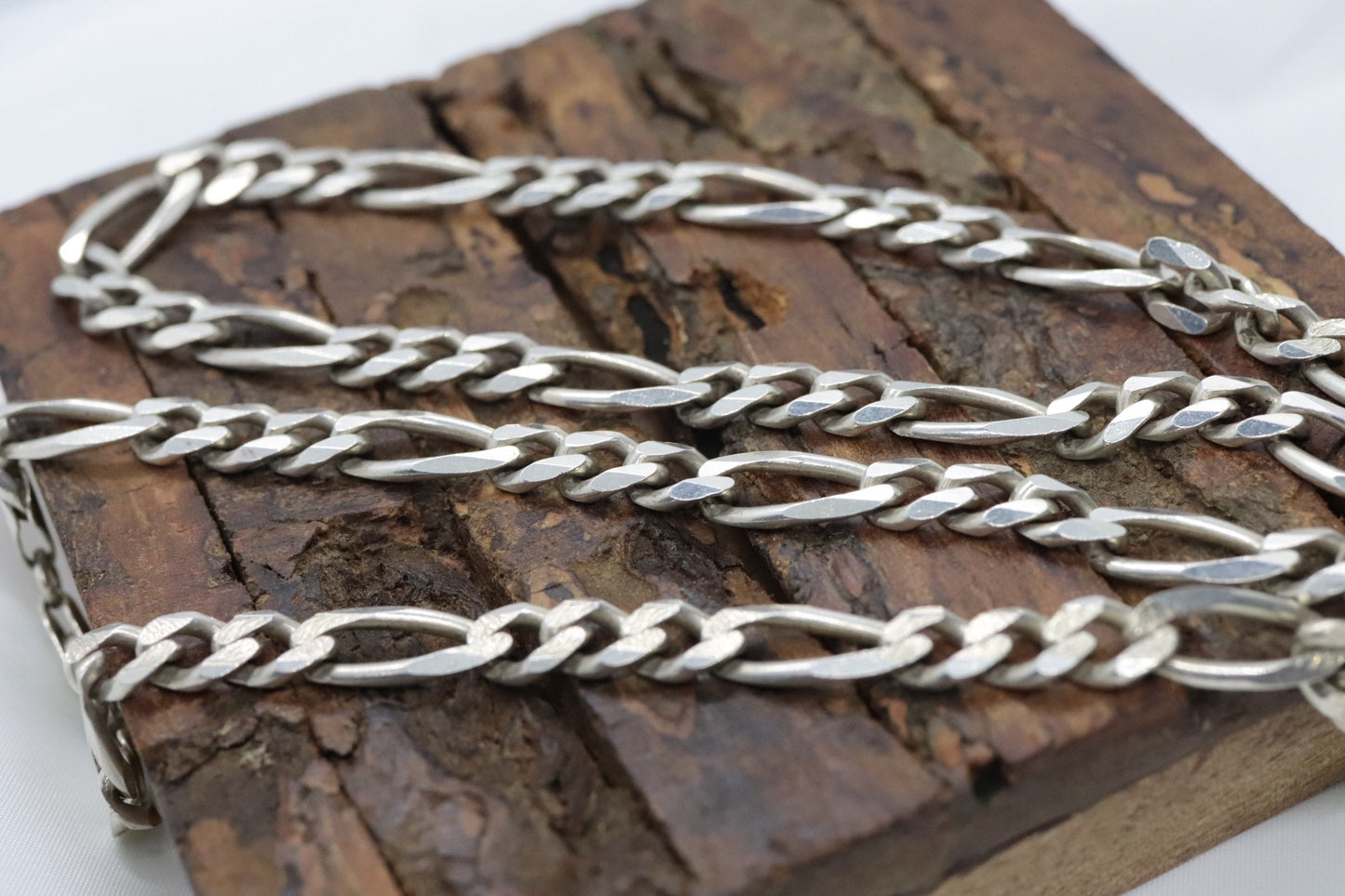 Vintage Heavy Sterling Silver 925 Figaro Chain Necklace 6.5mm and 22in length 33grams st(48/86)