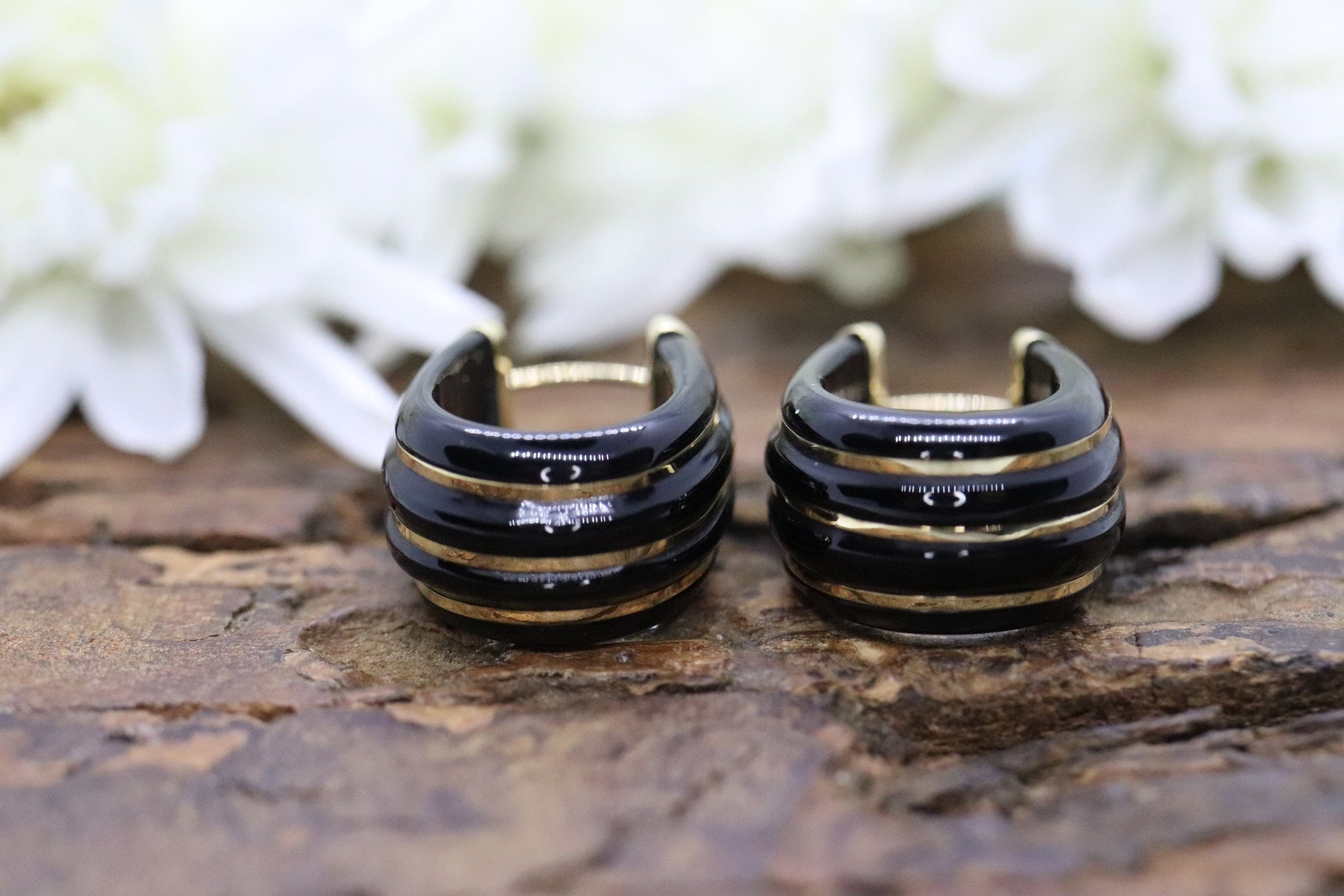 14k Carved Onyx Hoop Earrings. Carved Gemstone MILOR Italy Hoop earrings. st(30/67)