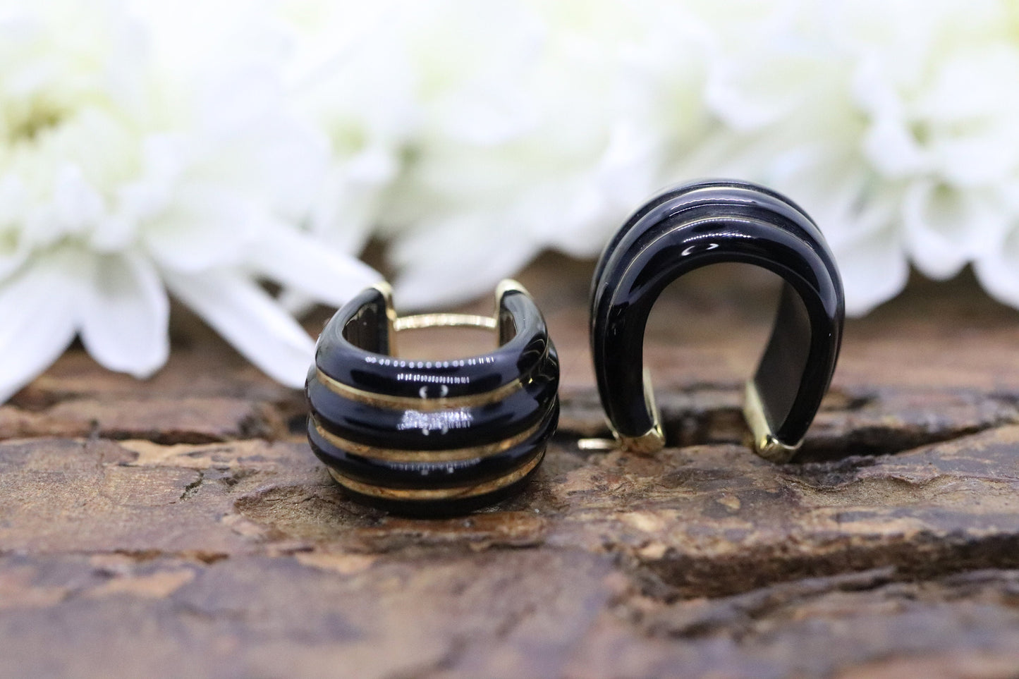 14k Carved Onyx Hoop Earrings. Carved Gemstone MILOR Italy Hoop earrings. st(30/67)