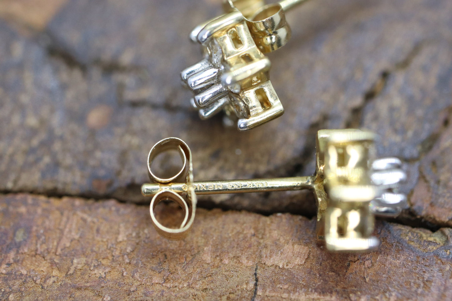 Diamond Flower Cluster Earrings. Diamond Daisy 14k stud earrings. Diamond Stud 14k Yellow Gold Earrings. 0.35 ctw. st57/50