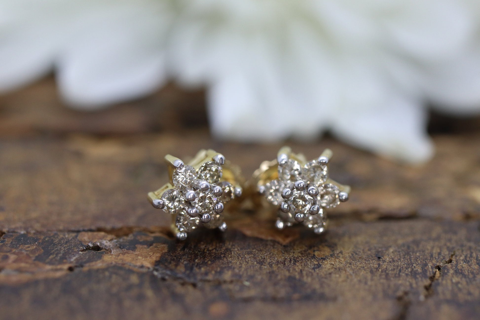 Diamond Flower Cluster Earrings.  Diamond Daisy 14k stud earrings. Diamond Stud 14k Yellow Gold Earrings. 0.35 ctw. st57/50