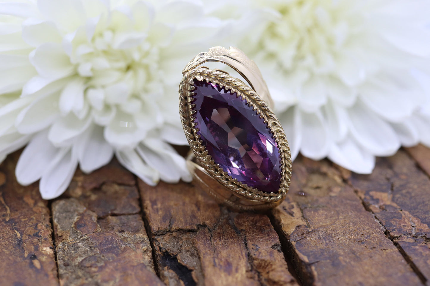 14k Purple Alexandrite Ring. Large Marquise LC Alexandrite and Yellow gold. Leaf motif. st(218/50)