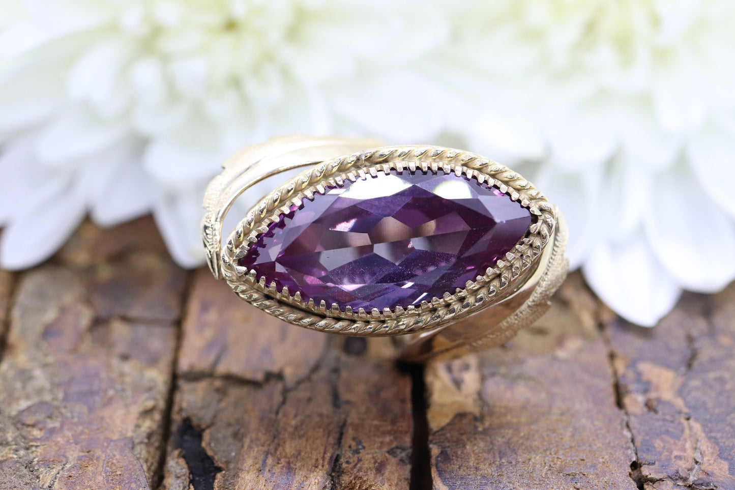 14k Purple Alexandrite Ring. Large Marquise LC Alexandrite and Yellow gold. Leaf motif. st(218/50)