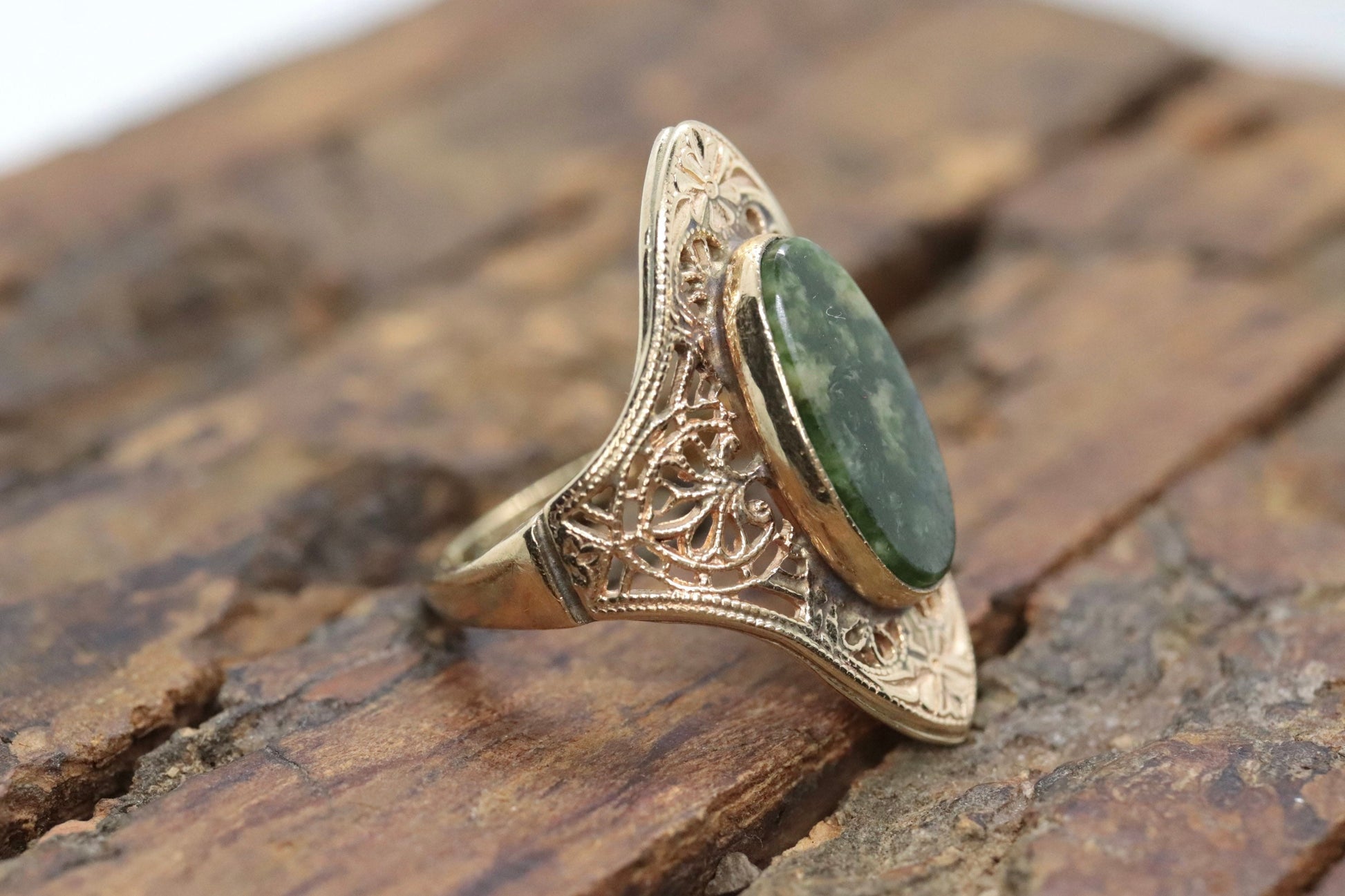 10k Open Flowers Shield and Green Moss Agate ring. Skinny Dainty 10k PSCo Stamped ring. st97/75