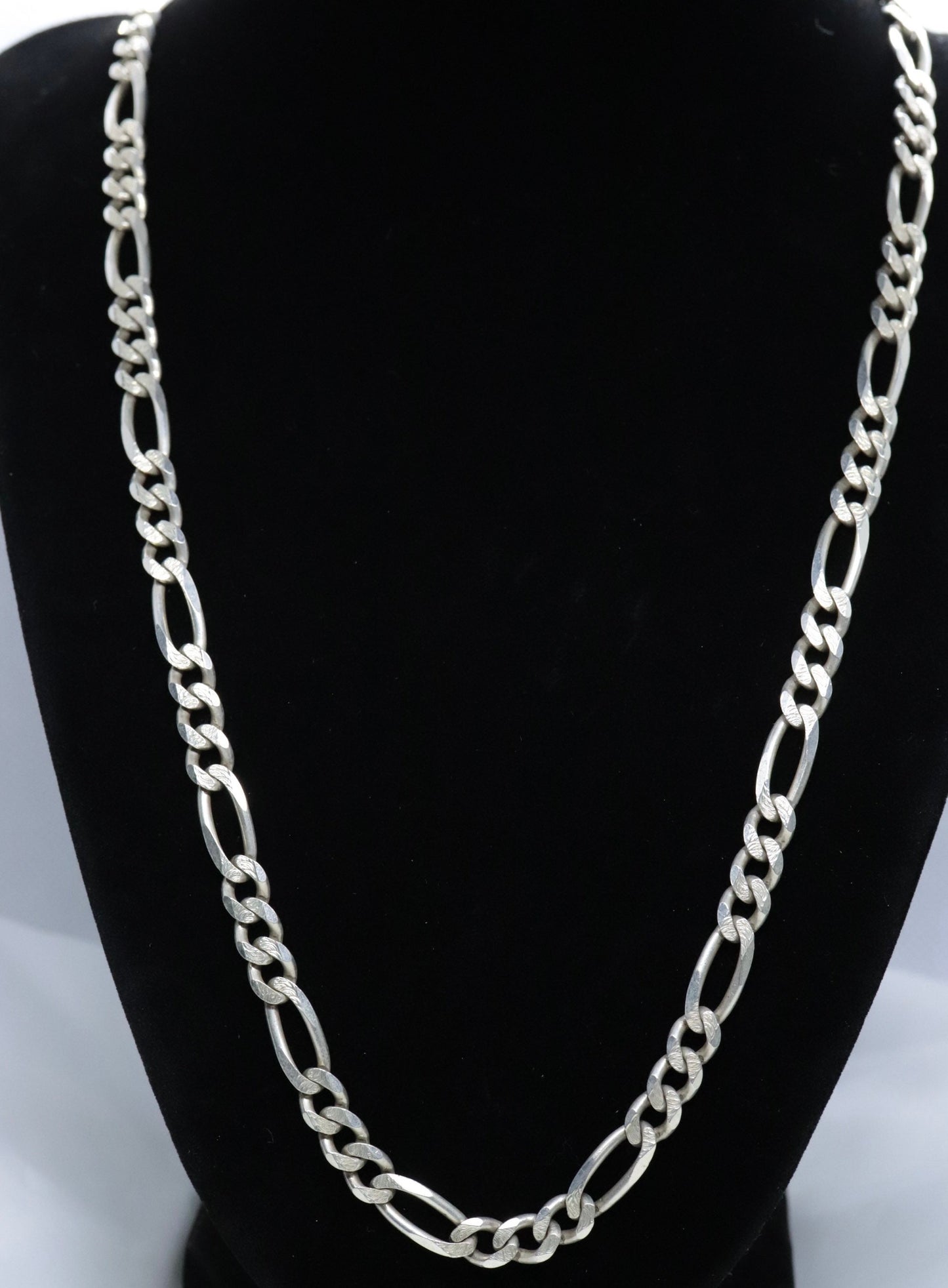 Vintage Heavy Sterling Silver 925 Figaro Chain Necklace 6.5mm and 22in length 33grams st(48/86)
