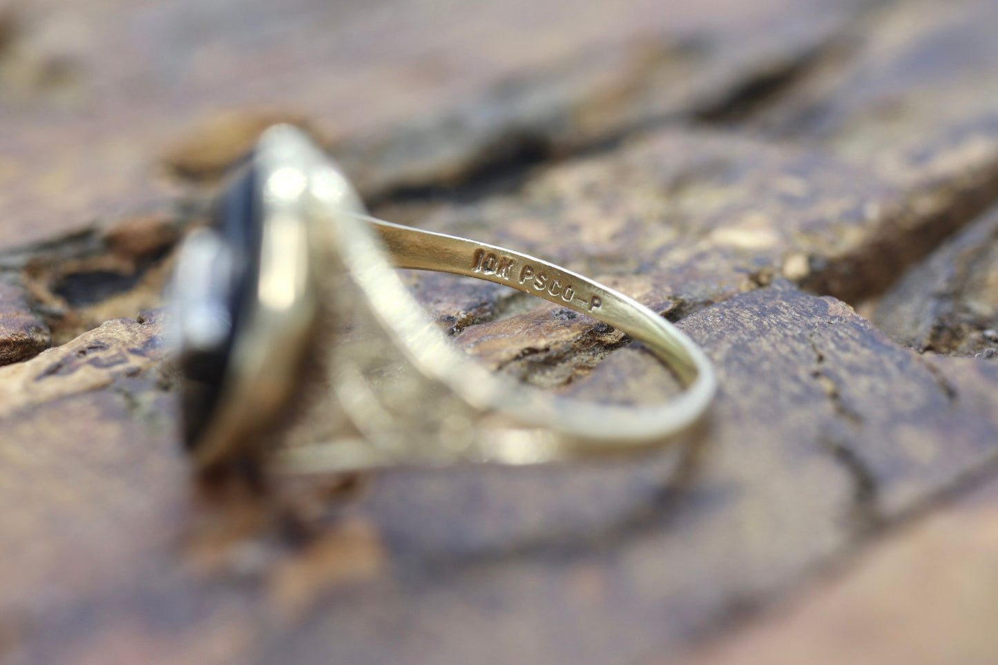 10k ONYX and diamond ring. Marquise Onyx bezel set victorian mourning ring. PSCO. st(74/75)