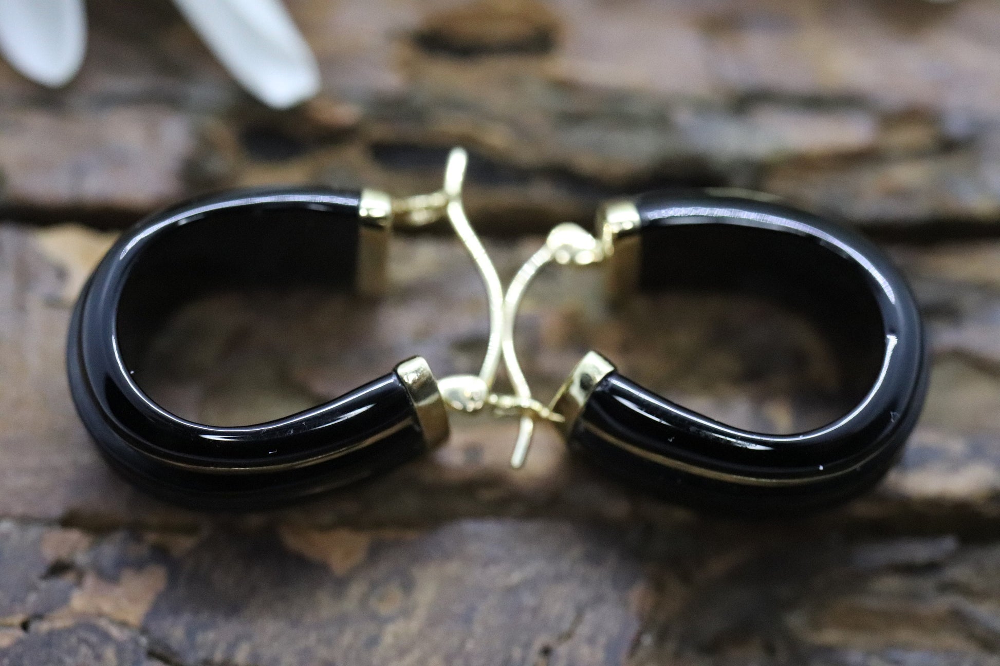 14k Carved Onyx Hoop Earrings. Carved Gemstone MILOR Italy Hoop earrings. st(30/67)