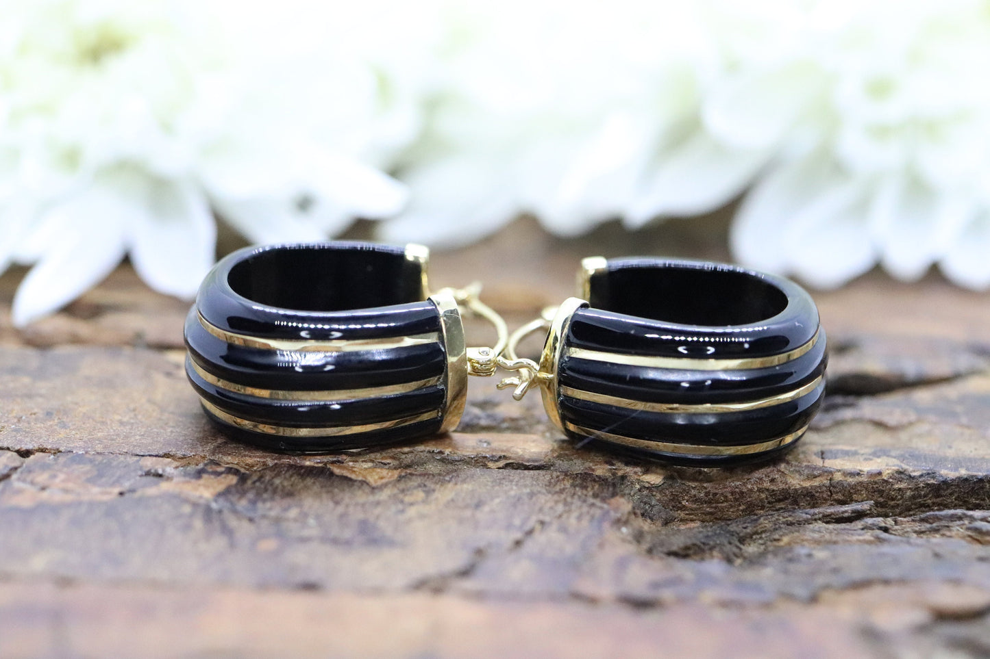 14k Carved Onyx Hoop Earrings. Carved Gemstone MILOR Italy Hoop earrings. st(30/67)