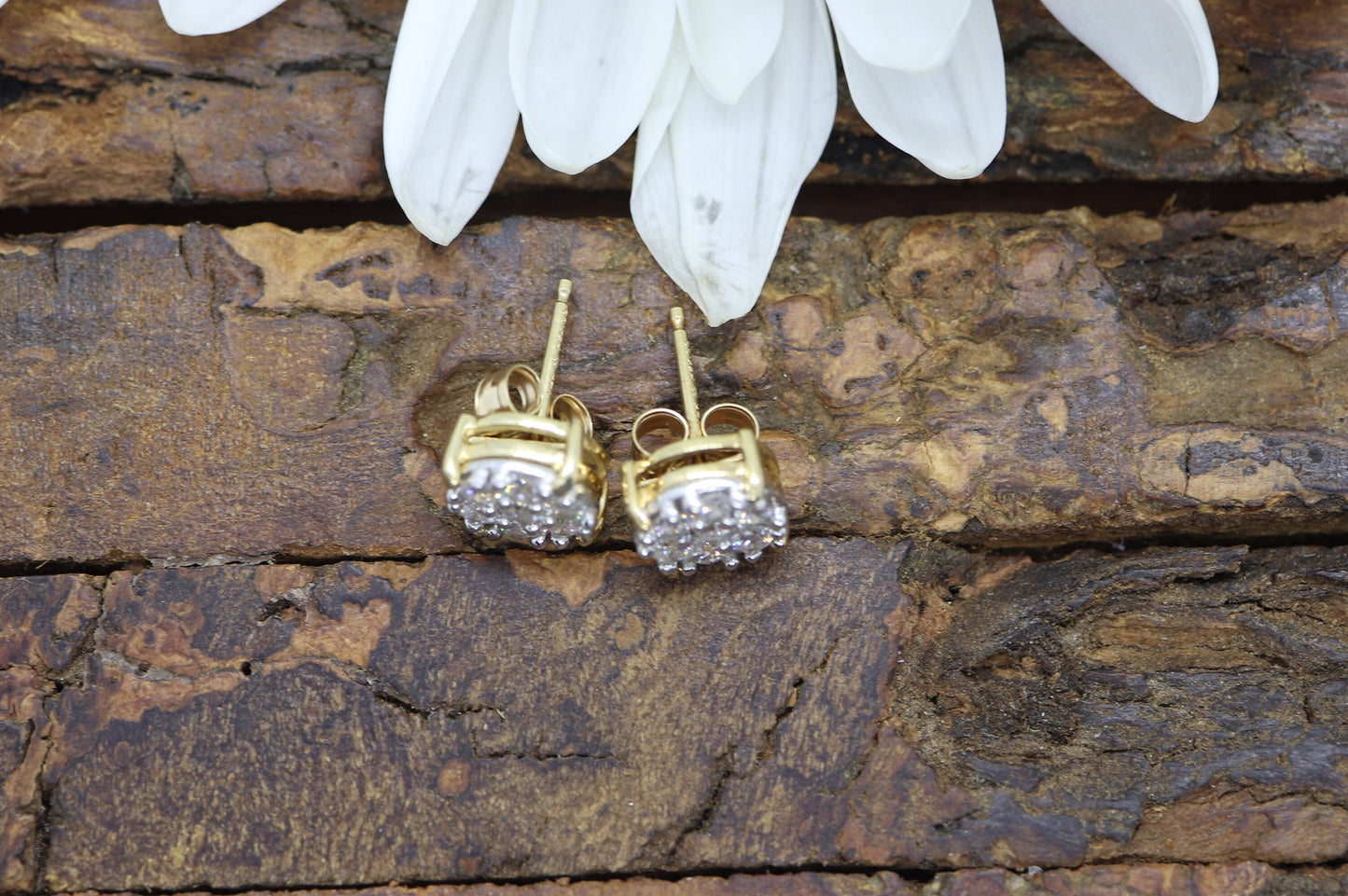 Diamond Flower Cluster Earrings. Diamond Daisy 14k stud earrings. Diamond Stud 14k Yellow Gold Earrings. 0.42 ctw. st115/11