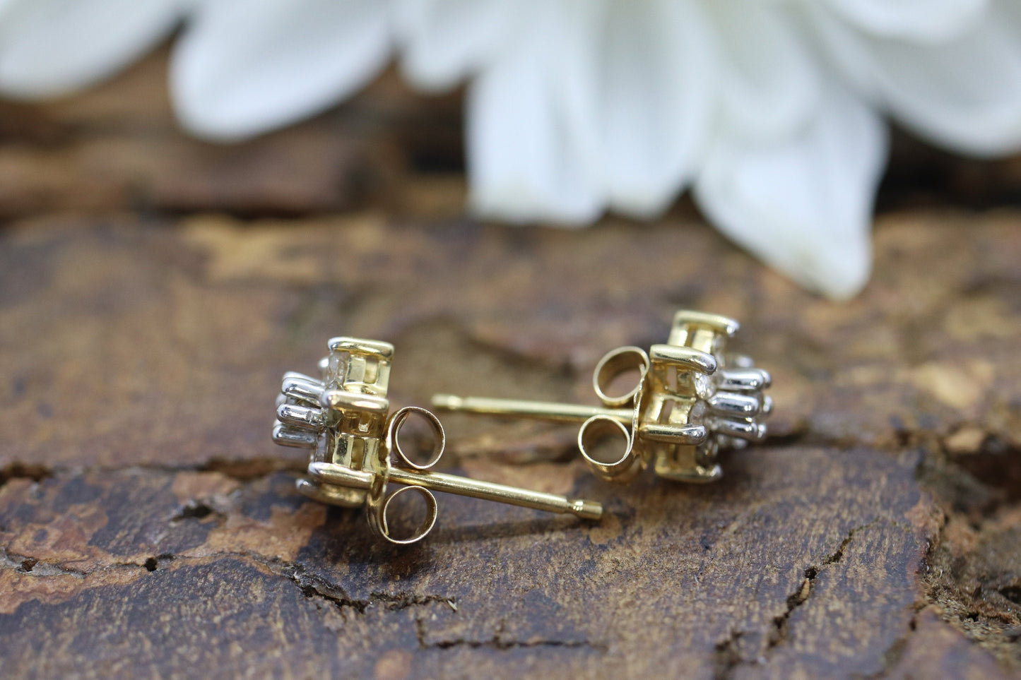 Diamond Flower Cluster Earrings. Diamond Daisy 14k stud earrings. Diamond Stud 14k Yellow Gold Earrings. 0.35 ctw. st57/50