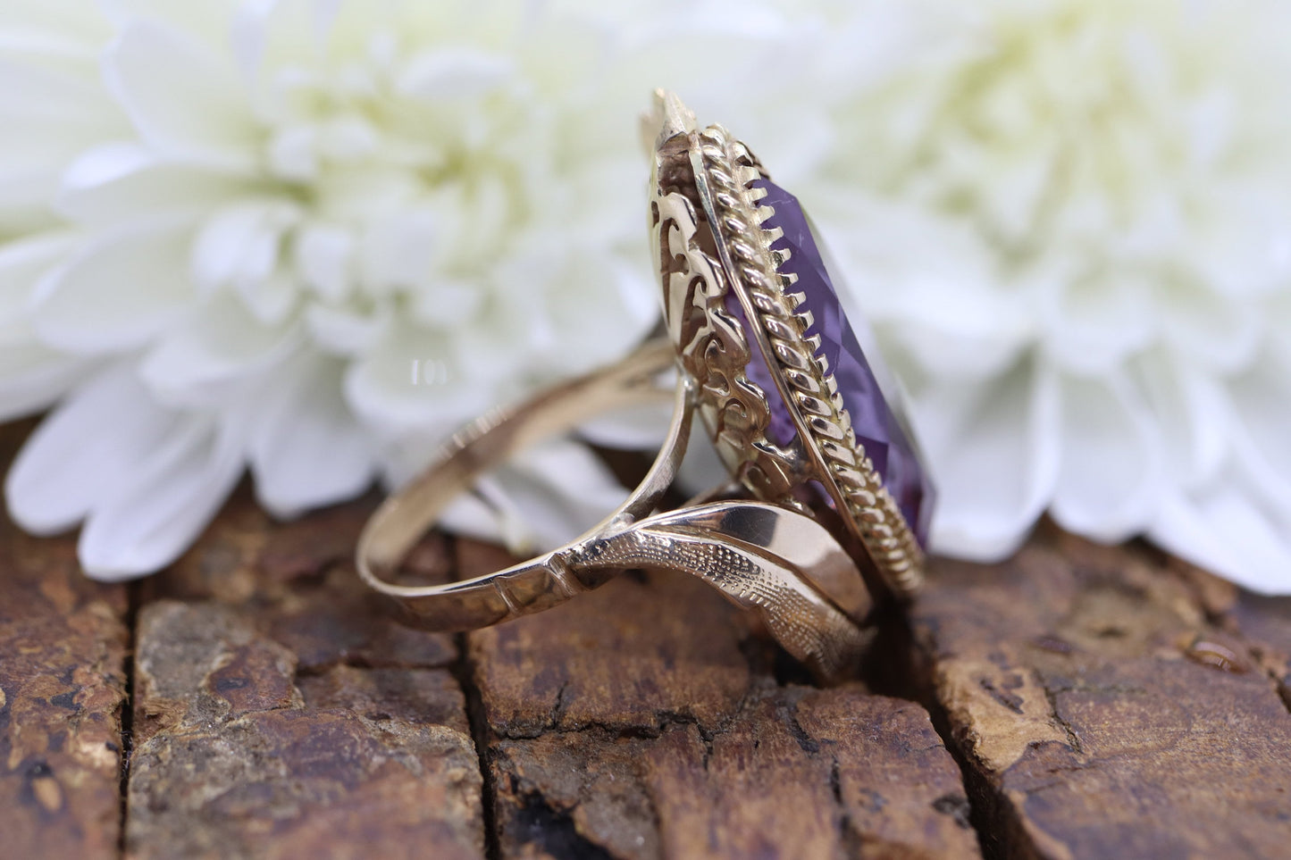 14k Purple Alexandrite Ring. Large Marquise LC Alexandrite and Yellow gold. Leaf motif. st(218/50)