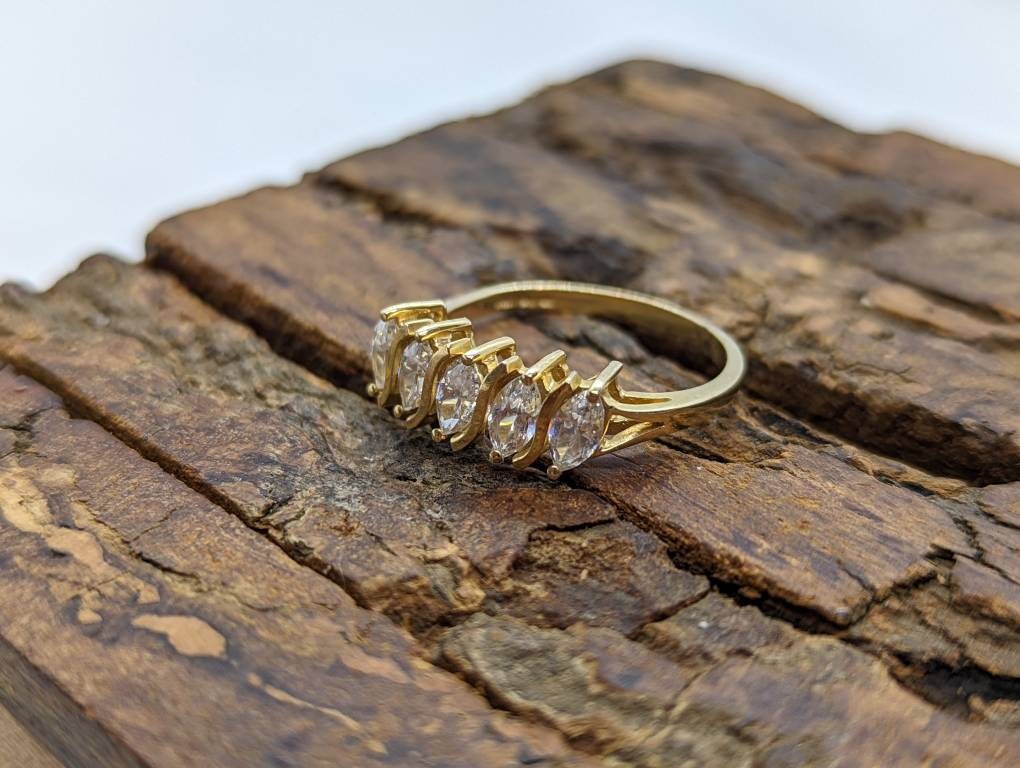 14k Marquise Diamond CZ Ring. Yellow Gold and CZ band st(88/11)