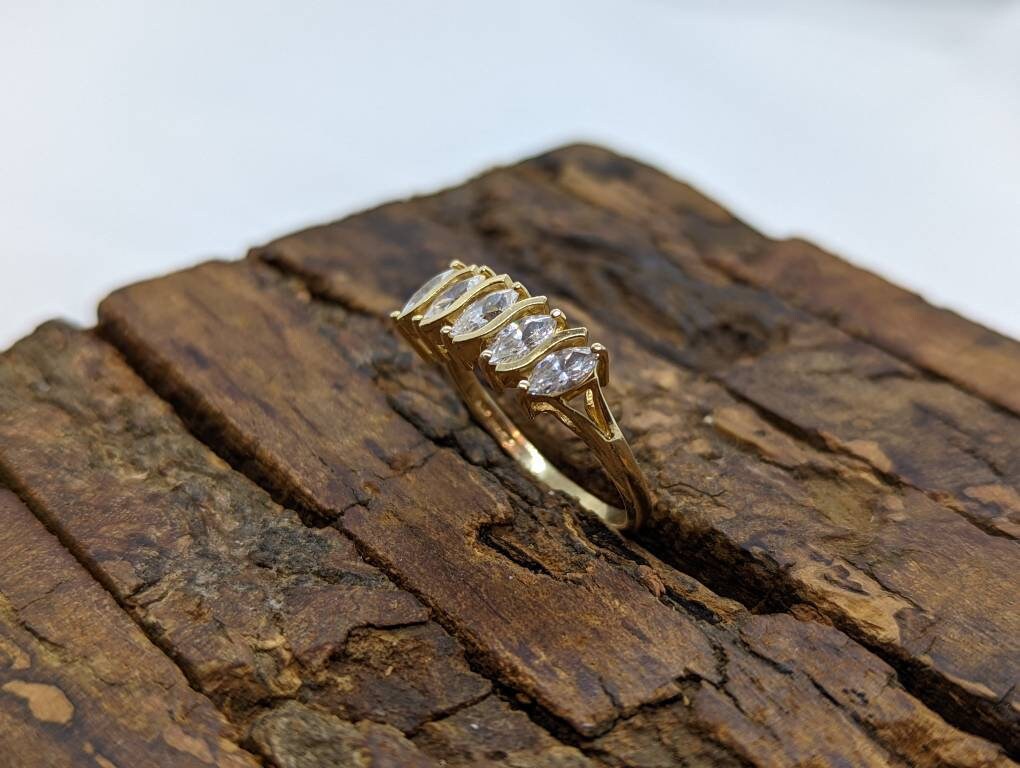 14k Marquise Diamond CZ Ring. Yellow Gold and CZ band st(88/11)