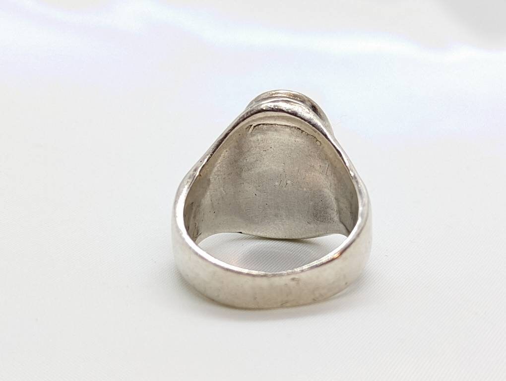 Heavy Sterling Silver Signet ring. Turquoise and Phoenix Engraved Ring. St(21/56)