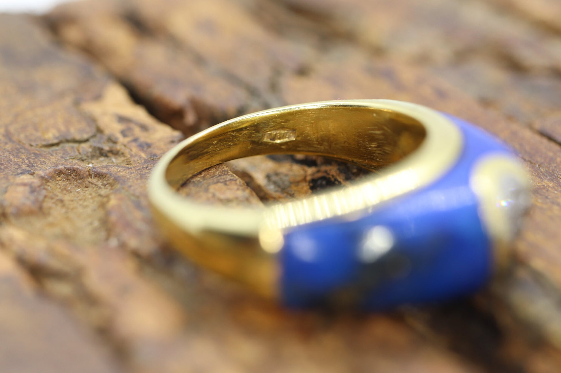 18k Lapis Lazuli and Diamond Ring. Lapis and Center DAISY Diamond Band. Very unique. St(345) Sz6