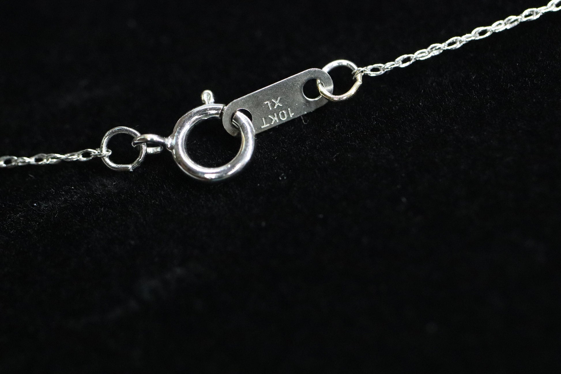 10k Open Heart Diamond Necklace. INFINITY Heart Necklace. st(57/50)
