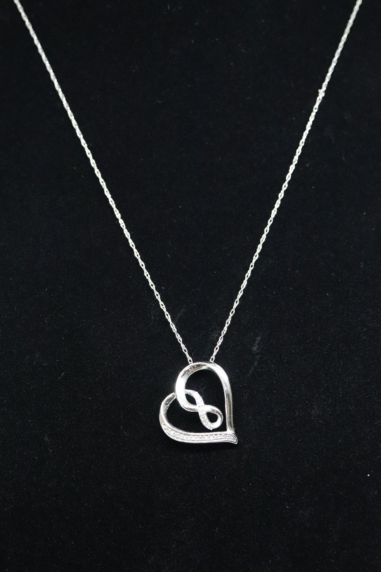 10k Open Heart Diamond Necklace. INFINITY Heart Necklace. st(57/50)