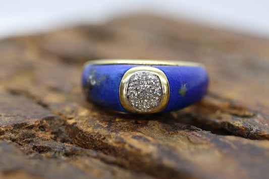 18k Lapis Lazuli and Diamond Ring. Lapis and Center DAISY Diamond Band. Very unique. St(345) Sz6
